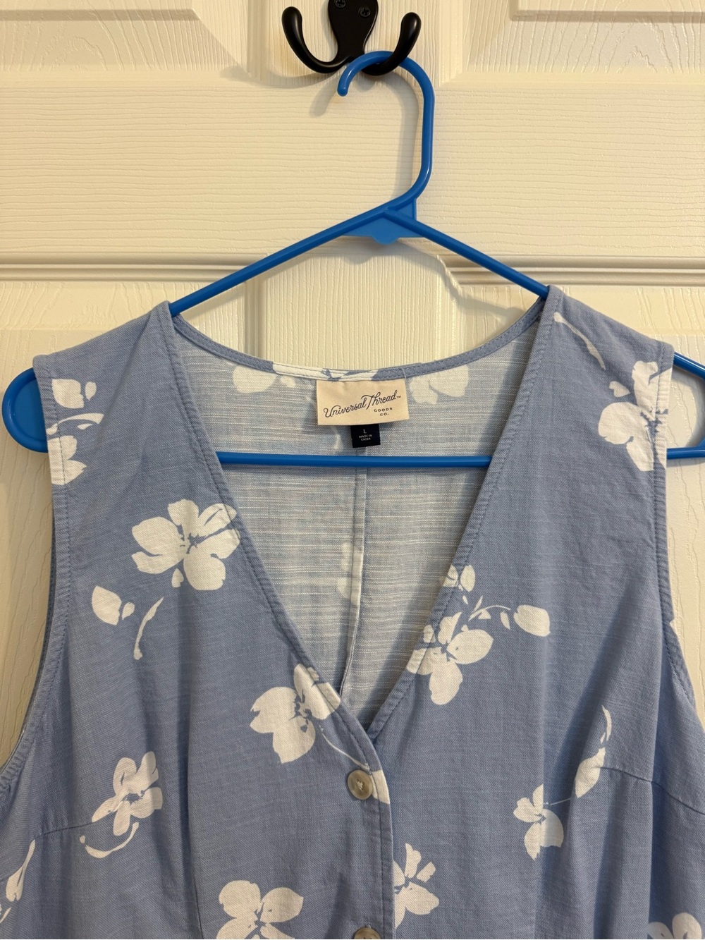 Universal Thread Light Blue Floral V-Neck Button Front Dress